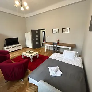 Apartman Fullmoon 2