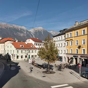 Huge In Awesome Location With Parking Appartamento Innsbruck