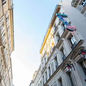 Grand Amour Hotel
