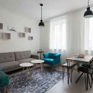 Let It Be U1, U2, U4 Karlsplatz Oper Apartment