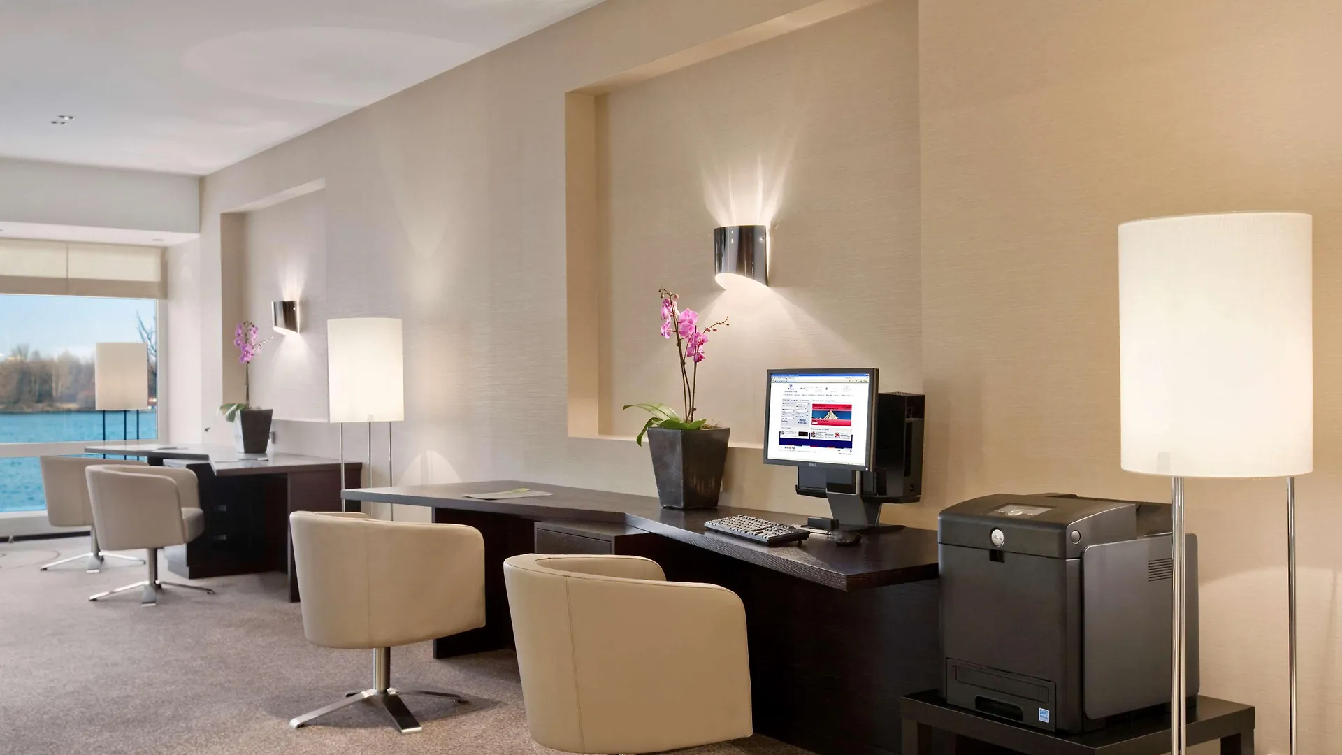Hilton Vienna Waterfront Hotel 4*,