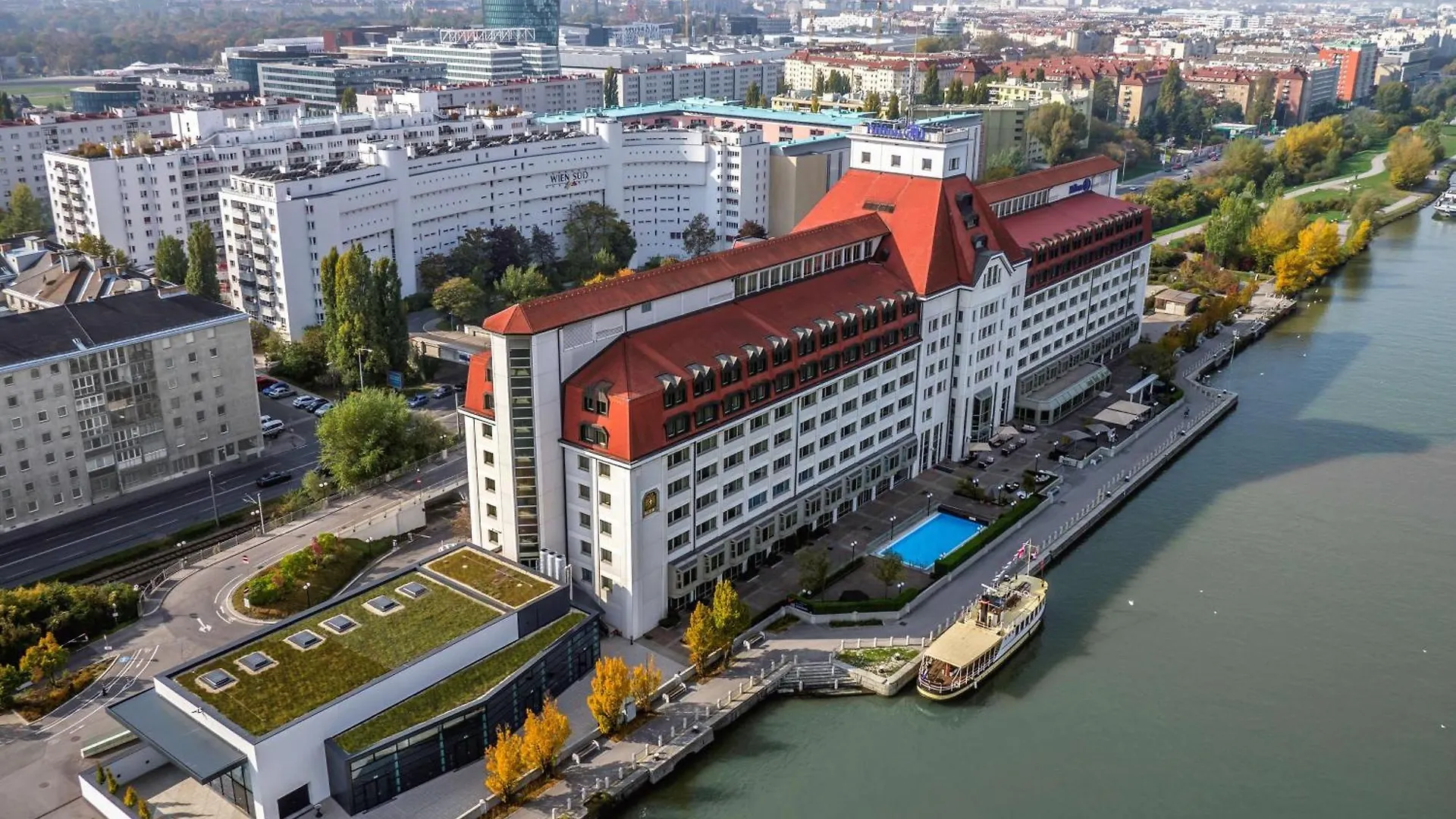 Hilton Vienna Waterfront Hotel 4*,  Austria