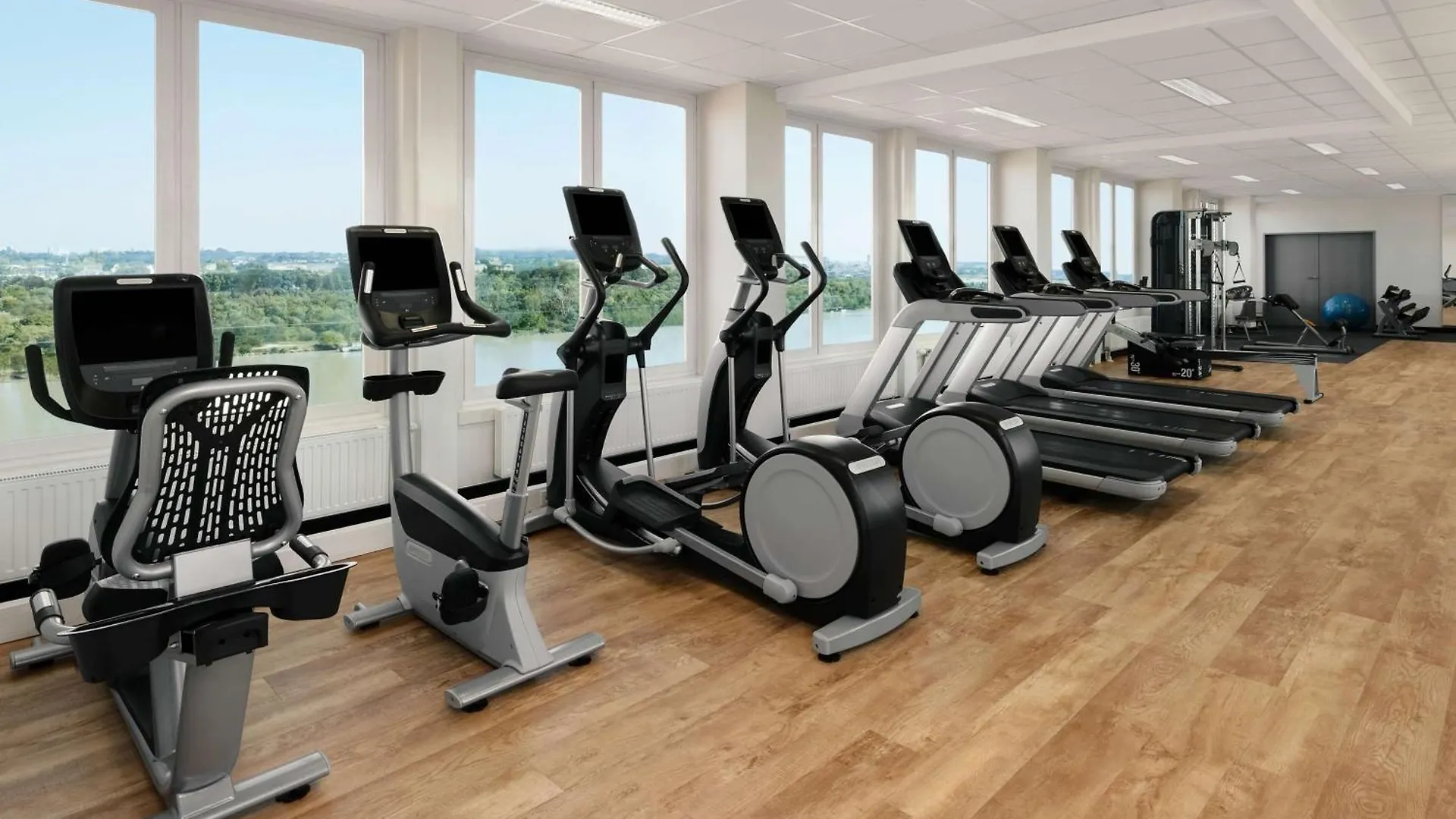 Hilton Vienna Waterfront Hotel 4*,